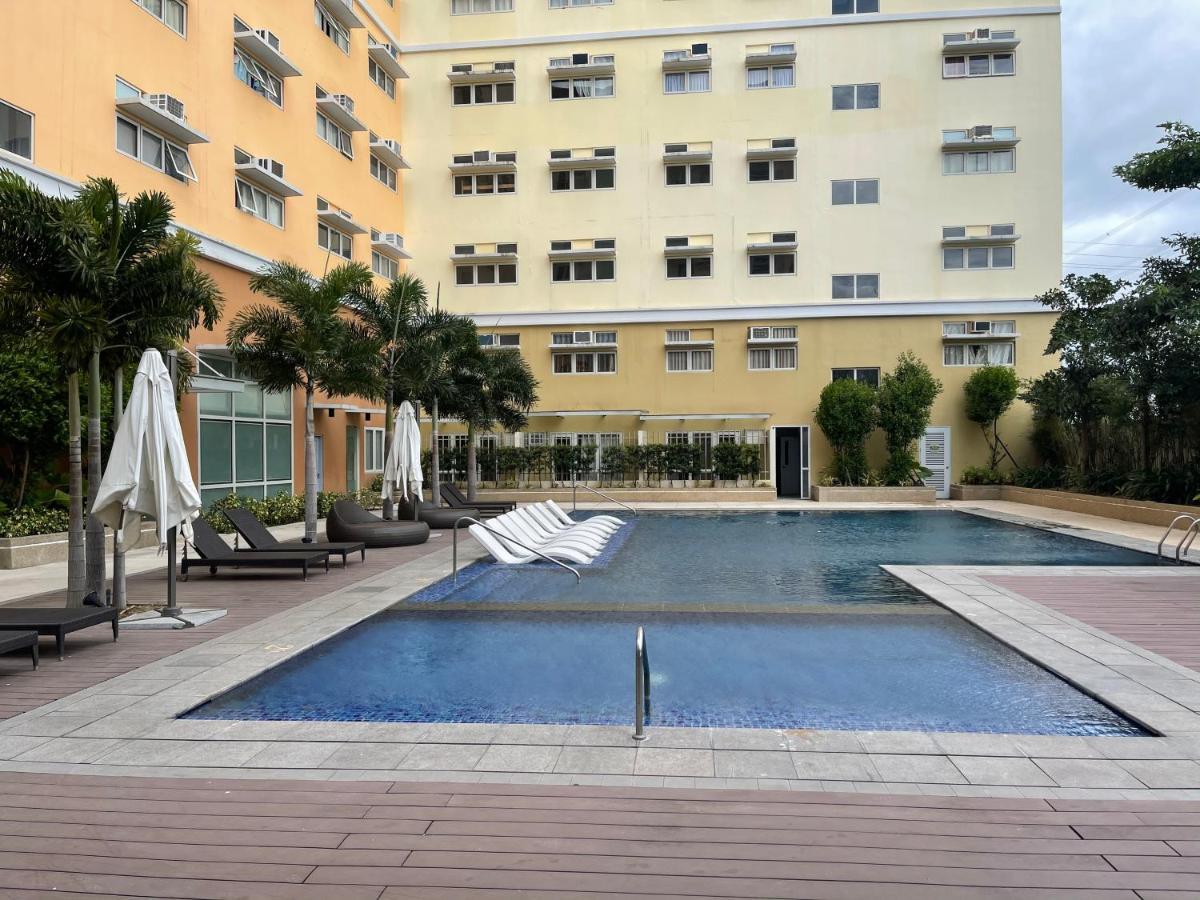Khentdrick'S Place At Holland Park Southwoods Binan Exterior foto
